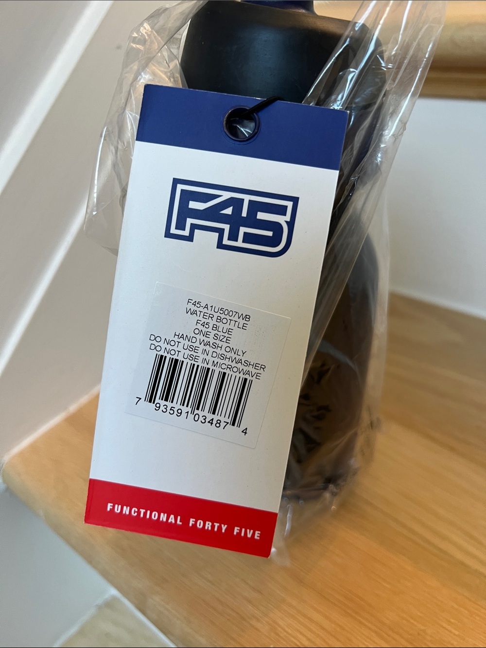 F45 water bottle - Picture 2 of 3